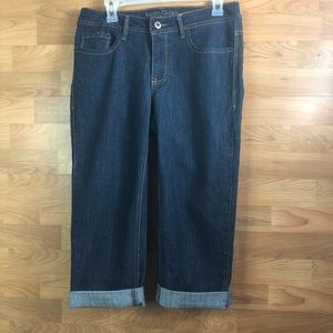 Faded Glory Size 8 Dark Blue Denim Wash Capri’s with 5 Pockets & Belt Loops